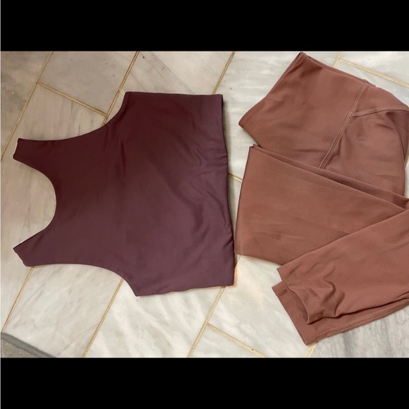 Girlfriend Collective Set - Picture 1 of 7